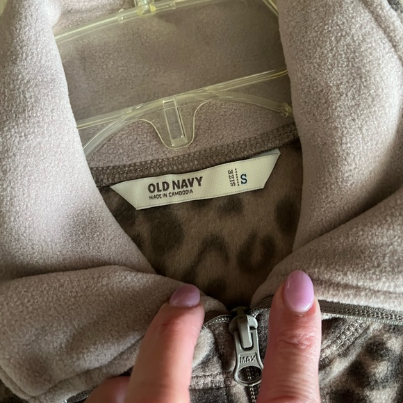 Old Navy Full Zip Fleece Jacket - Picture 4 of 9